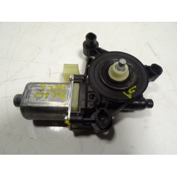 MOTOR ELEVALUNAS DELANTERO DERECHO 5Q0959801B 5Q0959801B 
