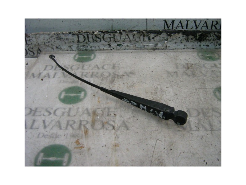 Recambio de brazo limpia delantero derecho para ford fiesta berl./courier 1.4 cat (pt-e) referencia OEM IAM   