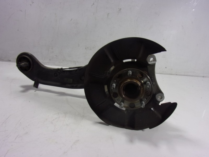 Recambio de mangueta trasera izquierda para hyundai santa fe essence 2wd referencia OEM IAM 52710S1000  