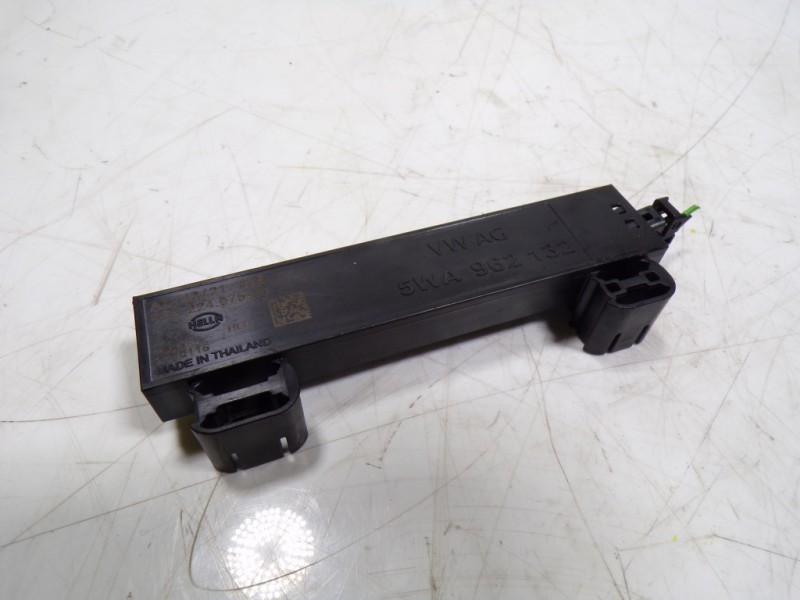 Recambio de modulo electronico para seat leon sportstourer (kl8) xcellence referencia OEM IAM 5WA962132 5WA962132 