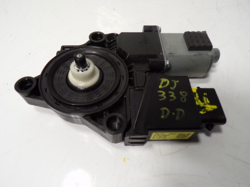 Recambio de motor elevalunas delantero derecho para hyundai santa fe essence 2wd referencia OEM IAM 82460S1010 82460S1010 617019