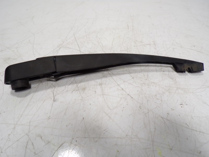Recambio de brazo limpia trasero para peugeot 208 1.6 blue-hdi fap referencia OEM IAM 1608396380  