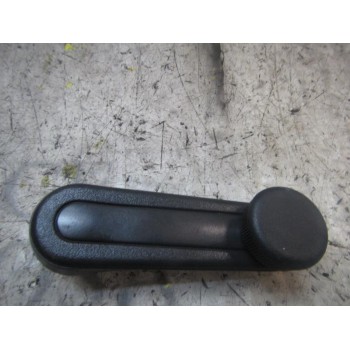 MANETA ELEVALUNAS TRASERA IZQUIERDA 6926002020B2 