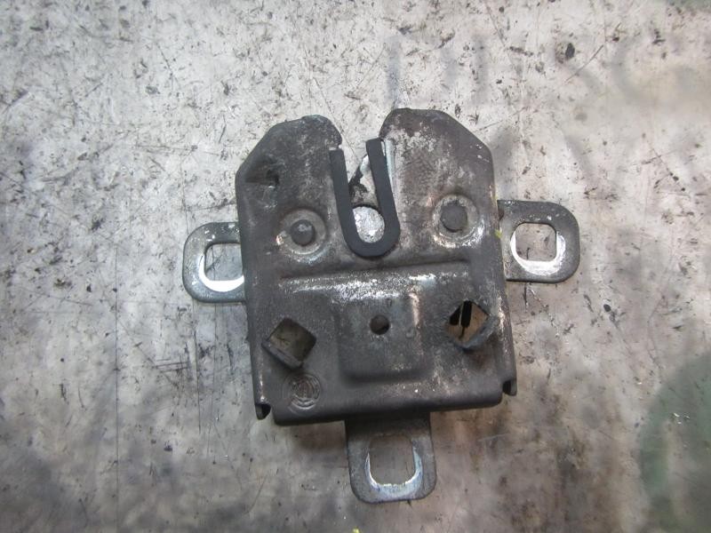 Recambio de cerradura capot para fiat linea (110) activa (110.0/111.0) referencia OEM IAM 51777257  