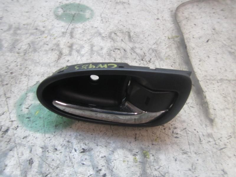 Recambio de maneta interior trasera derecha para toyota yaris 1.3 16v cat referencia OEM IAM 692050D210B0  