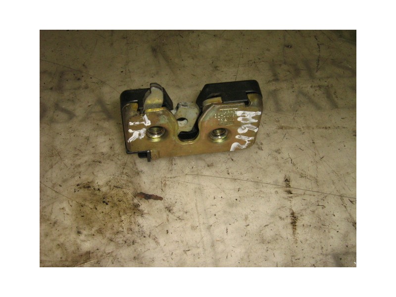 Recambio de cerradura maletero / porton para ford fiesta berlina ghia referencia OEM IAM   