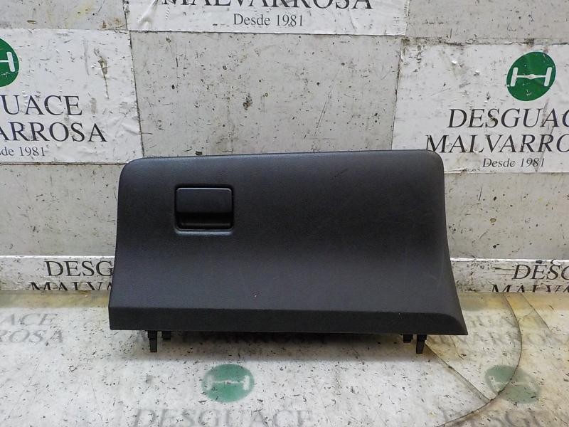 Recambio de guantera para toyota yaris 1.4 turbodiesel cat referencia OEM IAM 555500D170C0  