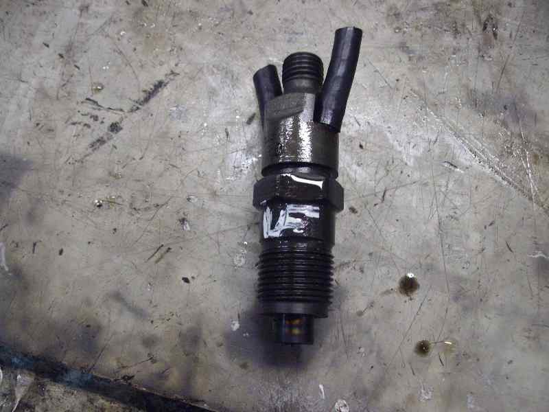 Recambio de inyector para nissan trade 100 referencia OEM IAM   