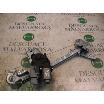 ELEVALUNAS TRASERO DERECHO 