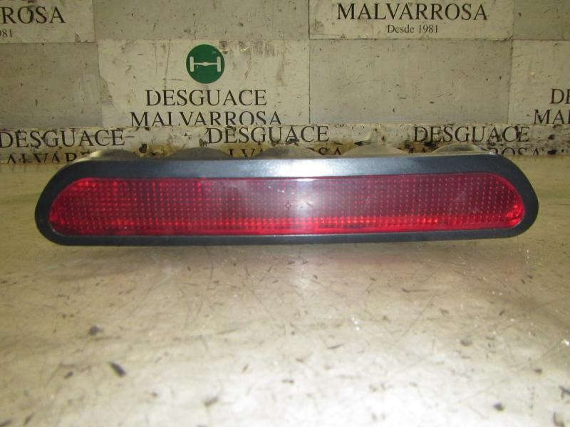 Recambio de piloto trasero central para fiat linea (110) activa (110.0/111.0) referencia OEM IAM 735442348  