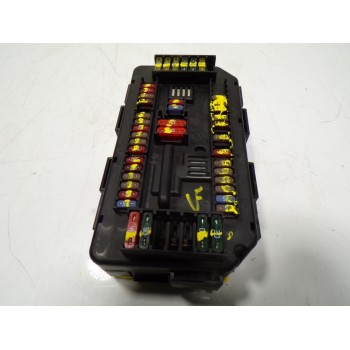 CAJA RELES / FUSIBLES 61149224866 922487904 