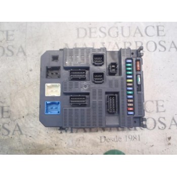 CAJA RELES / FUSIBLES 