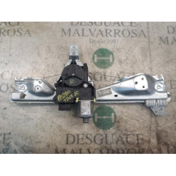 ELEVALUNAS TRASERO DERECHO 