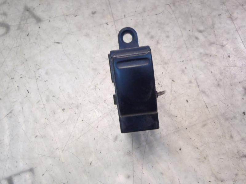 Recambio de mando elevalunas trasero izquierdo para nissan primera berlina (p12) acenta referencia OEM IAM   