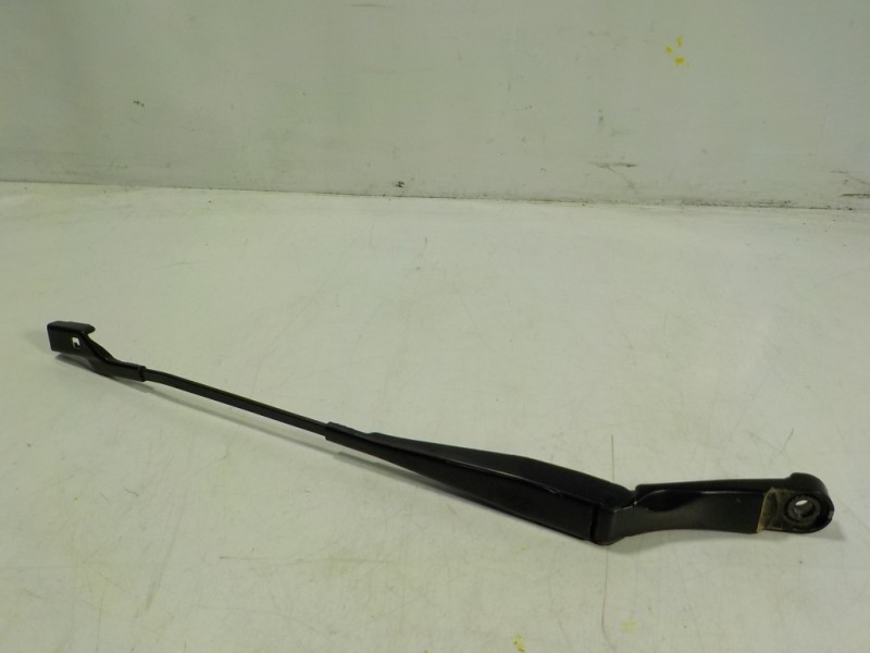 Recambio de brazo limpia delantero izquierdo para nissan pulsar (c13) 1.5 turbodiesel cat referencia OEM IAM 288814MA0A  