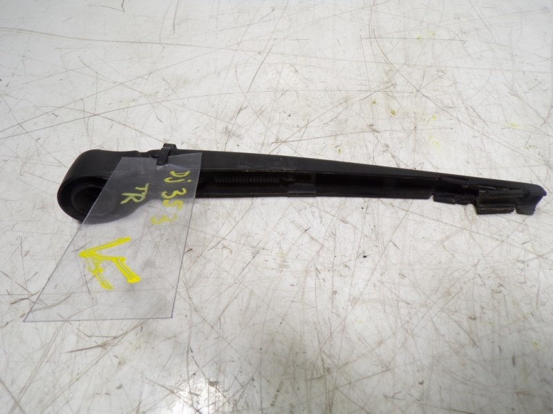 Recambio de brazo limpia trasero para mercedes-benz clase c (w205) familiar 2.1 cdi cat referencia OEM IAM A1568200044  