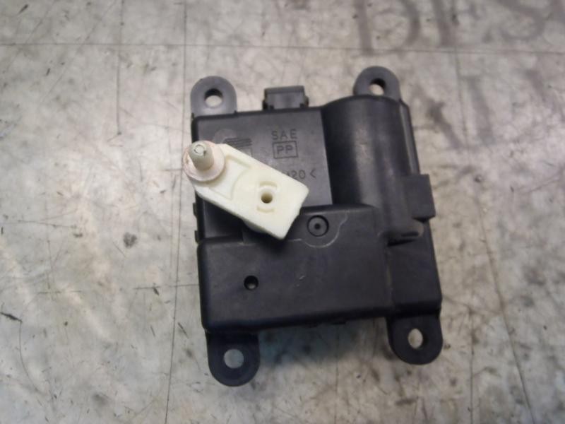 Recambio de motor apertura trampillas climatizador para nissan primera berlina (p12) acenta referencia OEM IAM   