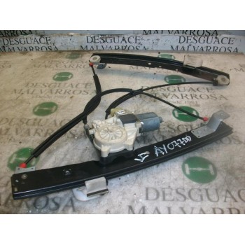 ELEVALUNAS DELANTERO DERECHO 