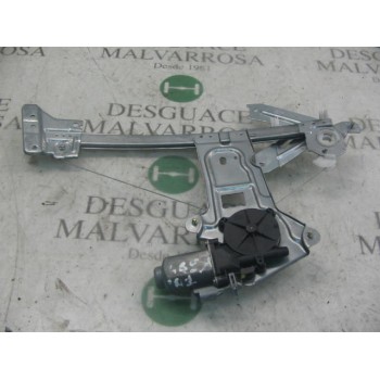 ELEVALUNAS TRASERO DERECHO 