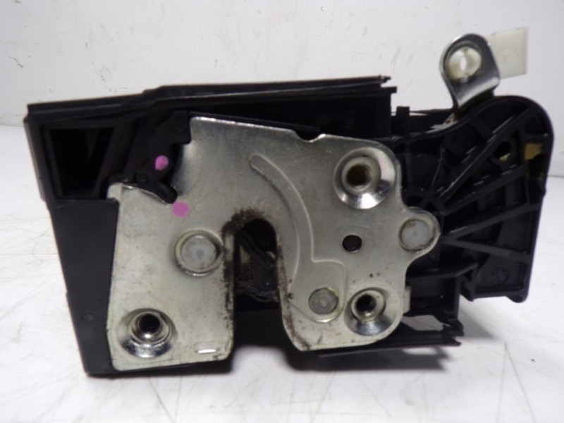 Recambio de cerradura puerta trasera derecha para dacia sandero 1.5 dci diesel fap cat referencia OEM IAM 825022281R 825022281RF