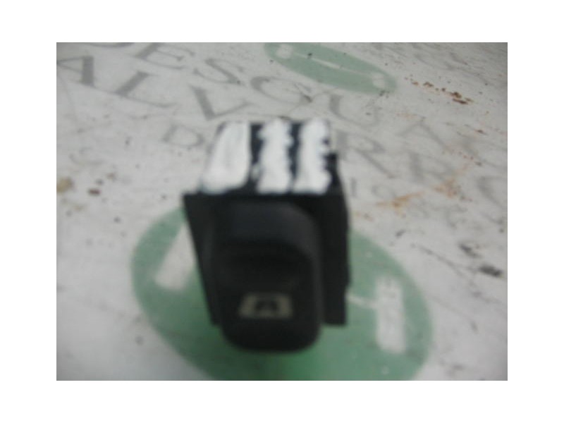 Recambio de mando elevalunas trasero izquierdo para citroën xsara berlina 1.6i 16v exclusive referencia OEM IAM   