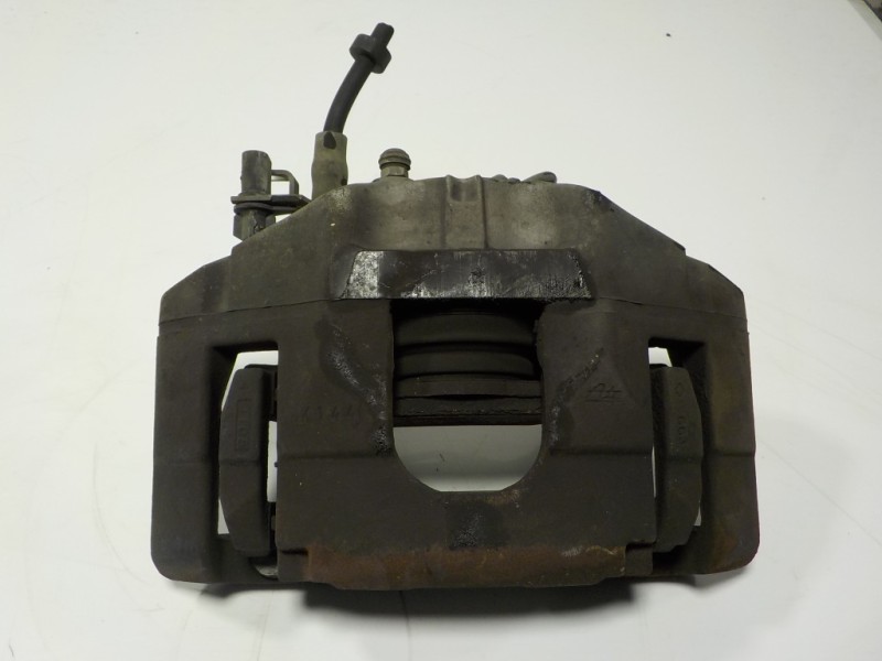 Recambio de pinza freno delantera izquierda para audi a6 berlina (4f2) 3.0 tdi quattro referencia OEM IAM 8E0615123B  