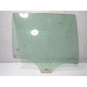 CRISTAL PUERTA TRASERO DERECHO A2057350310 