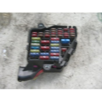 CAJA RELES / FUSIBLES 8D1941824 3955482 