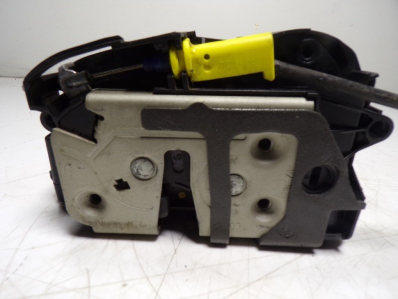 Recambio de cerradura puerta delantera izquierda para ford kuga (cbs) 2.0 tdci cat referencia OEM IAM  BM5AA21813AG 