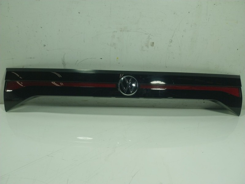 Recambio de piloto trasero central para volkswagen t-cross 1.0 tsi referencia OEM IAM 2GM945093D 2GM827577H 