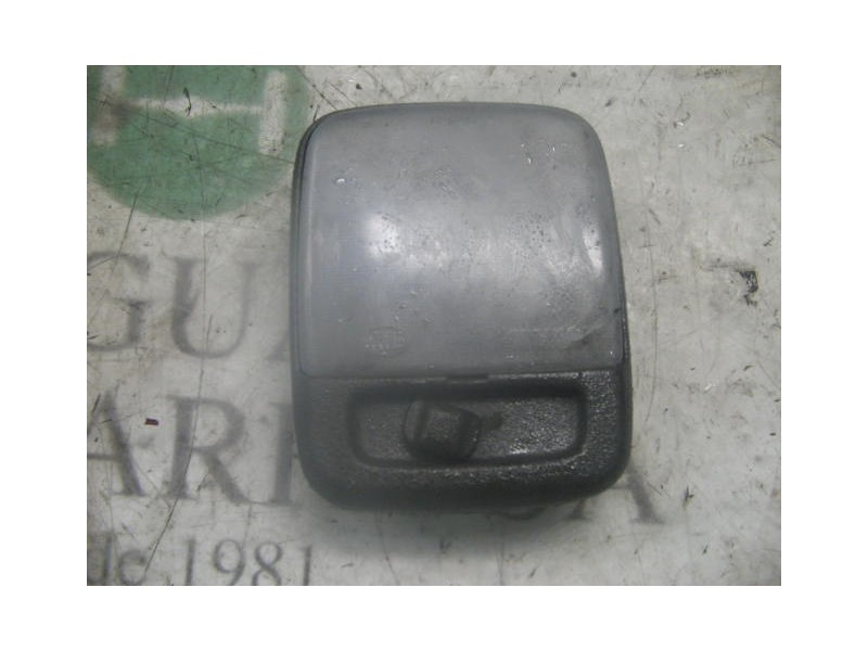 Recambio de piloto interior para nissan trade 100 referencia OEM IAM   