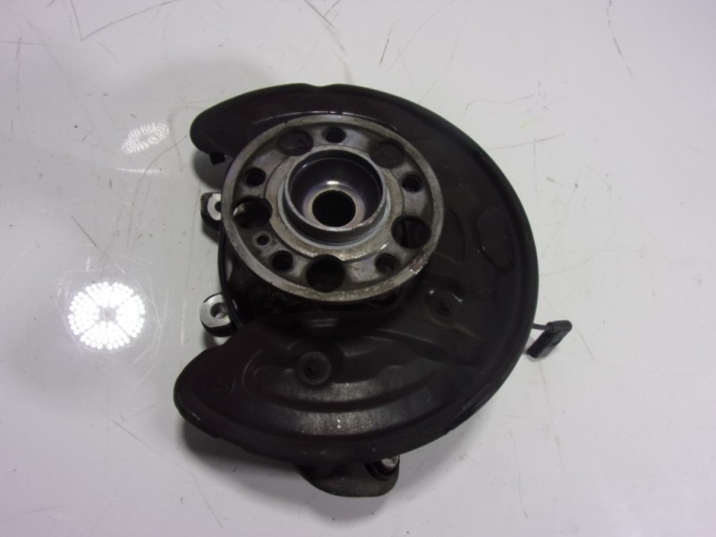 Recambio de mangueta trasera derecha para mercedes-benz clase c (w205) familiar 2.1 cdi cat referencia OEM IAM A2053500241  