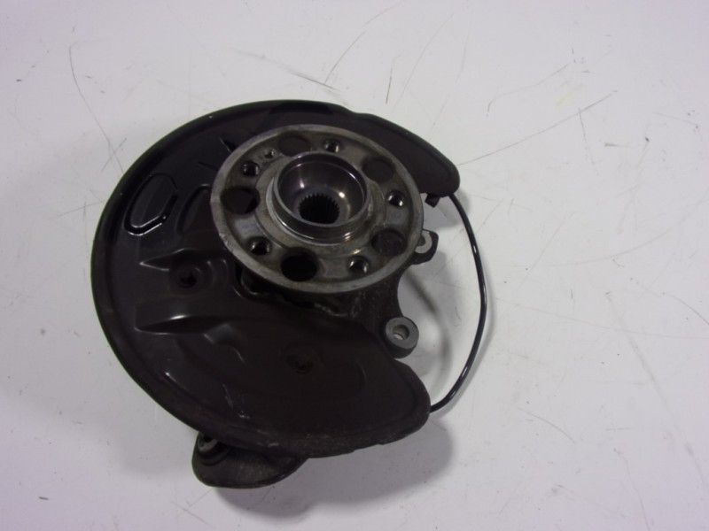 Recambio de mangueta trasera izquierda para mercedes-benz clase c (w205) familiar 2.1 cdi cat referencia OEM IAM A2053500141  