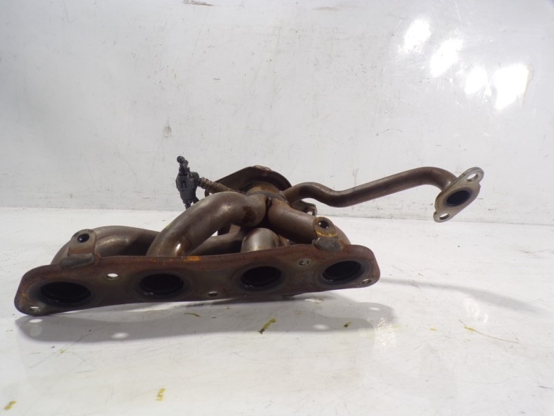 Recambio de colector escape para toyota prius+ advance referencia OEM IAM 1714137150  
