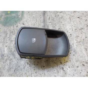 MANDO ELEVALUNAS DELANTERO DERECHO 