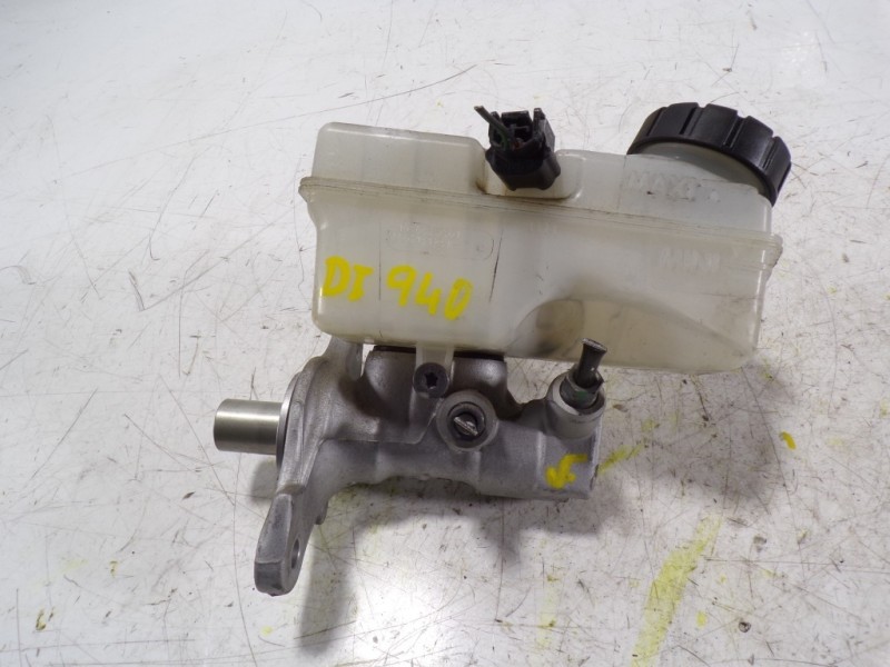 Recambio de bomba freno para renault clio iv 1.5 dci diesel fap referencia OEM IAM 460111938R  