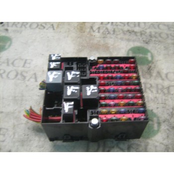 CAJA RELES / FUSIBLES 