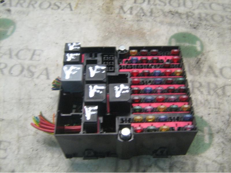 Recambio de caja reles / fusibles para ford fiesta (cbk) ghia referencia OEM IAM   