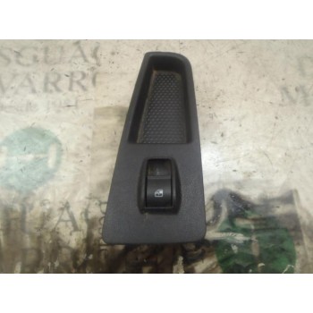 MANDO ELEVALUNAS DELANTERO DERECHO 735441023 10707B191 10707B191