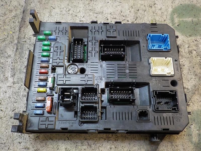 Recambio de caja reles / fusibles para peugeot partner kombi 1.6 16v e-hdi fap referencia OEM IAM   