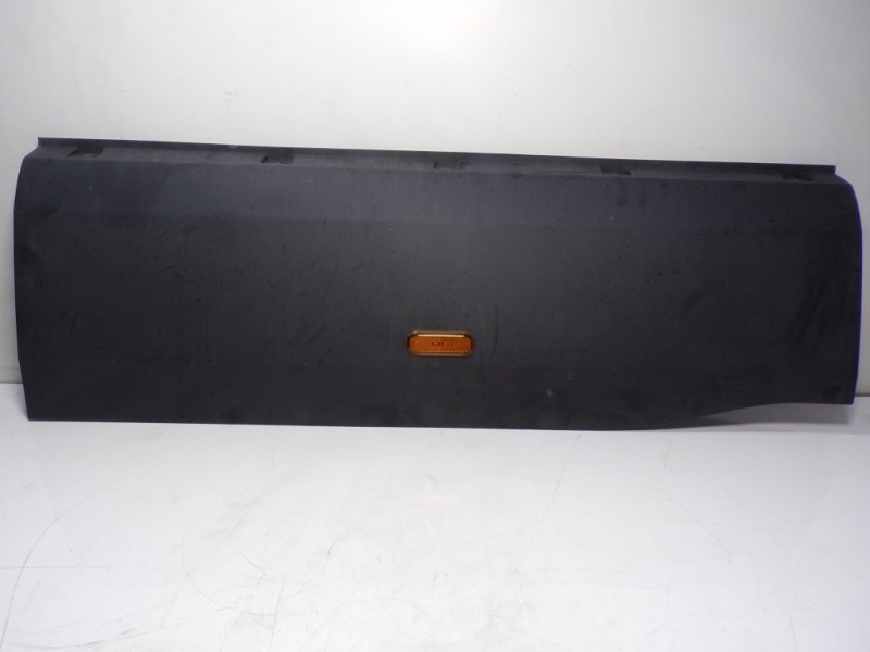 Recambio de moldura para iveco daily furgón fg h2 33 s ... v batalla 3520 referencia OEM IAM 5802385307  