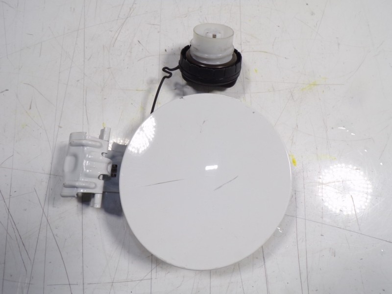 Recambio de tapa combustible para toyota prius+ advance referencia OEM IAM 7735047040  