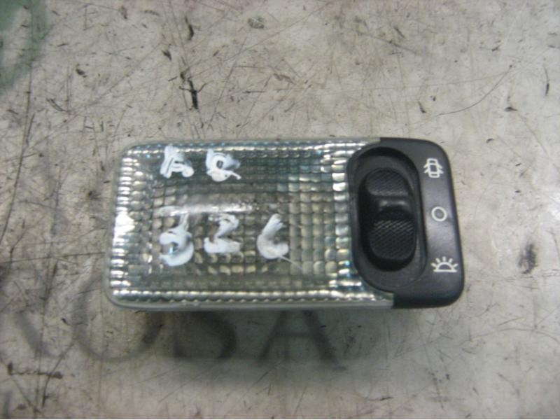 Recambio de piloto interior para peugeot 206 berlina xs referencia OEM IAM   