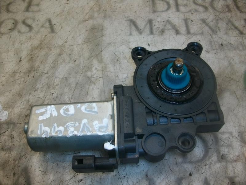 Recambio de motor elevalunas delantero derecho para ford fiesta (cbk) ghia referencia OEM IAM   