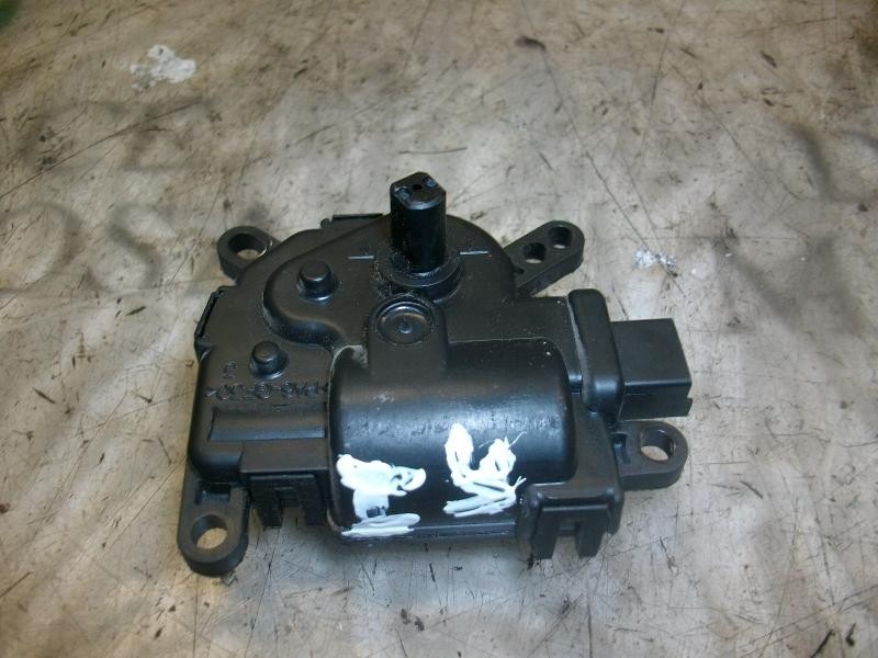 Recambio de motor apertura trampillas climatizador para ford fiesta (cbk) ghia referencia OEM IAM   