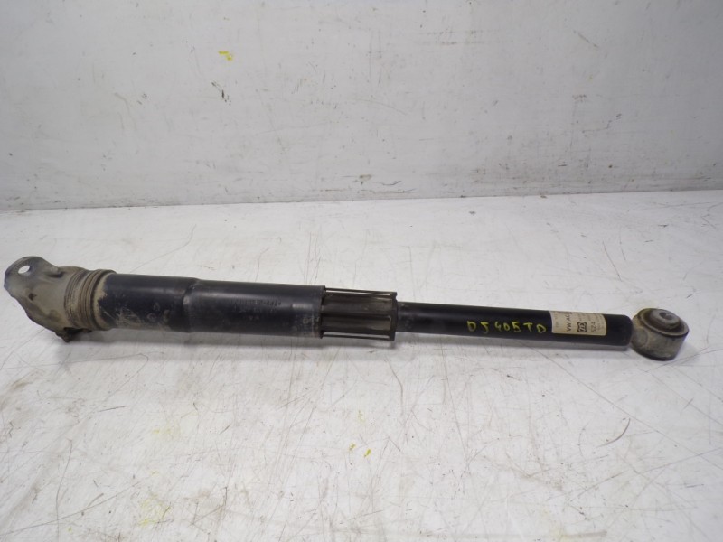 Recambio de amortiguador trasero derecho para volkswagen polo 1.0 tsi referencia OEM IAM 2Q0513049AN 2Q0512013BE 