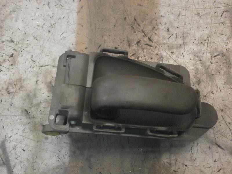 Recambio de maneta interior delantera izquierda para citroën xsara picasso 2.0 hdi exclusive referencia OEM IAM   