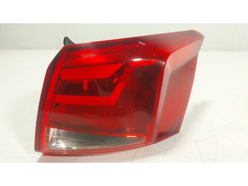 Recambio de piloto trasero derecho para seat arona (kj7, kjp) 1.0 tsi referencia OEM IAM 6F9945096B 6F9945096B 