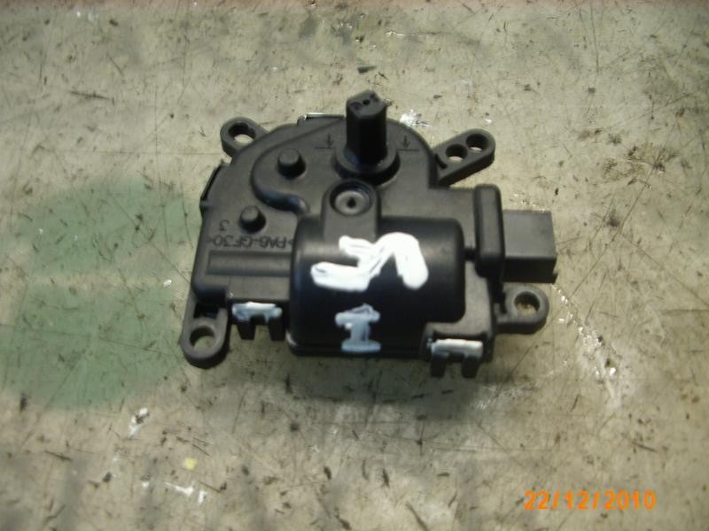 Recambio de motor apertura trampillas climatizador para ford fiesta (cbk) ghia referencia OEM IAM   