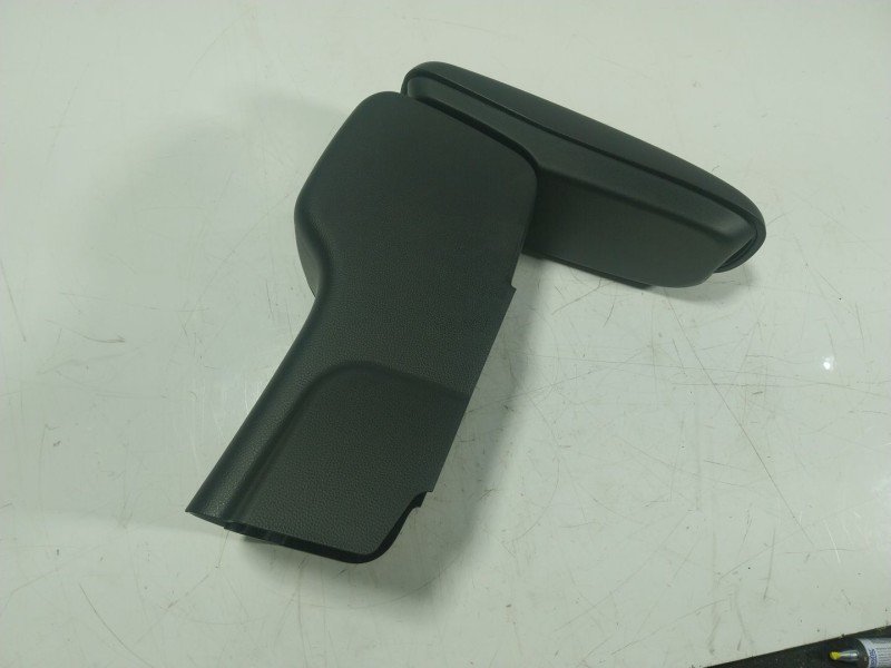 Recambio de apoyabrazos central para toyota yaris cross (mxp_) 1.5 hybrid (mxpj10) referencia OEM IAM 58905K0020C1 58901K0020 